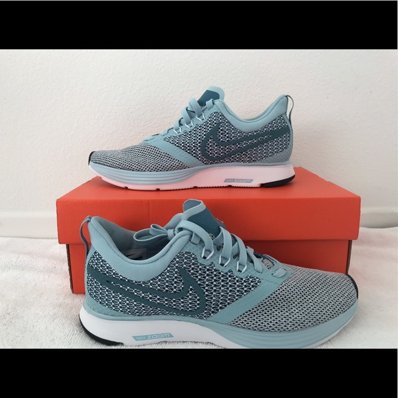 Nike Shoes - Women’s 🌸 Nike zoom strike shoes 🌸